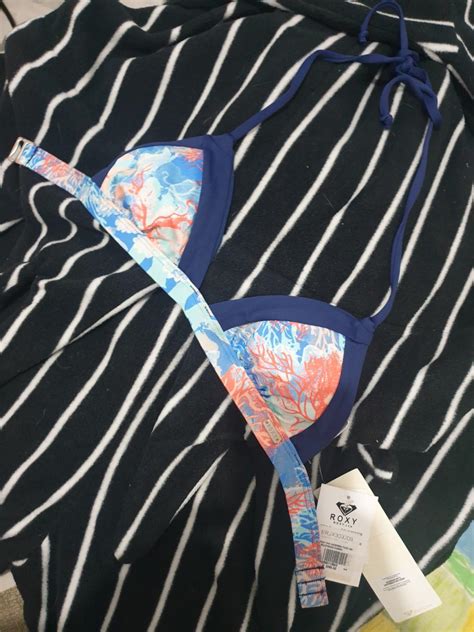 Roxy Bikini Top Women S Fashion Swimwear Bikinis Swimsuits On Carousell
