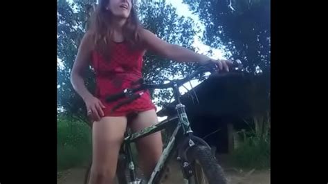 Se Masturba Con Su Bicicleta XVIDEOS