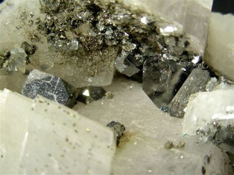 MINERAUX DU MONDE CARROLITE