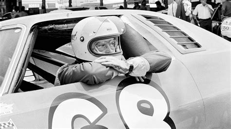 Nascar Hall Of Fame To Honor Janet Guthrie