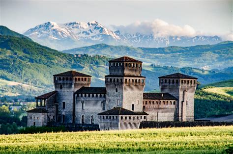 Visita Guidata Di Capodanno Al Castello Di Torrechiara Appennino Emilia