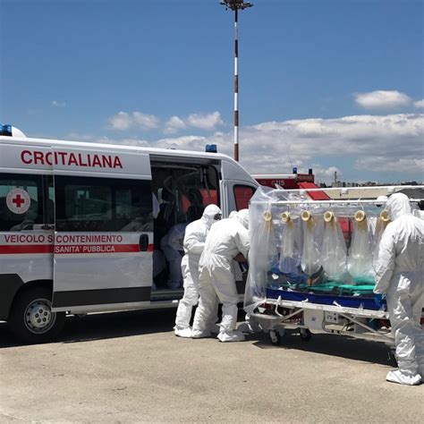 Paziente Con Tubercolosi Trasferito Con Un Volo Da Catania A Roma Con