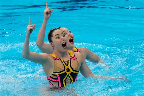 4 Hot Sexy Shelly Ann Callum Bikini Pics