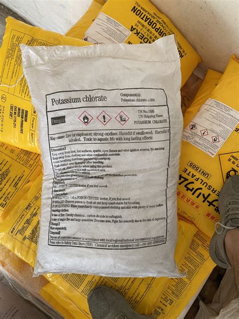 Kali Clorat KClO3 Mua bán Potassium Chlorate Hoachat14 vn