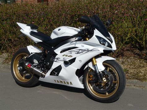 Yamaha R6 White Yamaha Motorcycles Yamaha R6 Yamaha Bikes