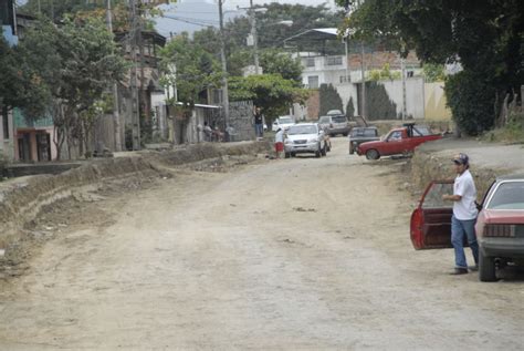 Abandono De Obras Viales Perjudica A Los Vecinos El Diario Ecuador