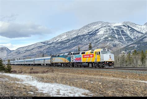 RailPictures.Net Photo: VIA 6454 VIA Rail EMD F40PH-3 at Jasper ...