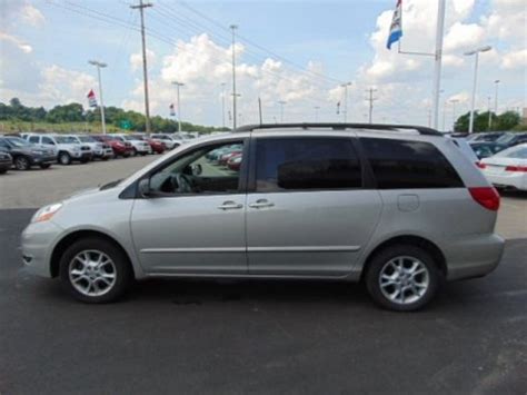 2006 Toyota Sienna LE AWD Data, Info and Specs | GTCarLot.com