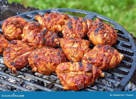 Pernas De Frango Grelhadas Na Grelha Foto De Stock Imagem De Fritado