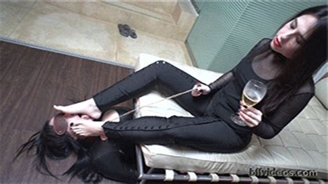 Princess Charllote Gorgeous Sweaty Feet On Sub X Face VI Amateur Sub X Clips Sale