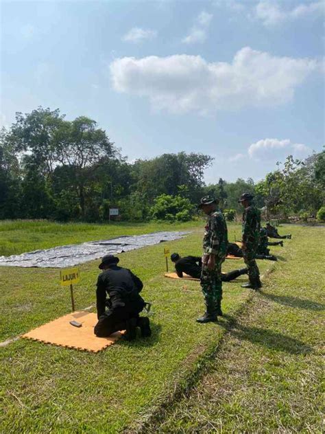 Perkuat Kemampuan Pengamanan Rutan Barabai Latihan Menembak Bersama