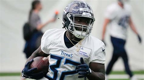 Download Tyjae Spears Titans Practice Session Wallpaper