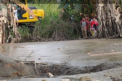 Muncul Semburan Air Campur Lumpur Dari Sumur Bor Di Ogan Ilir Sumsel