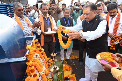 मुख्यमंत्री विष्णु देव साय ने कबीरधाम जिले के ग्राम कुसुमघटा में