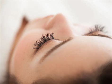 How To Remove Lash Extensions At Home Safely And Effectively A Step By