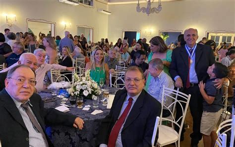 Dr Serginho Homenageia Sete Personalidades De Cabo Frio Medalha