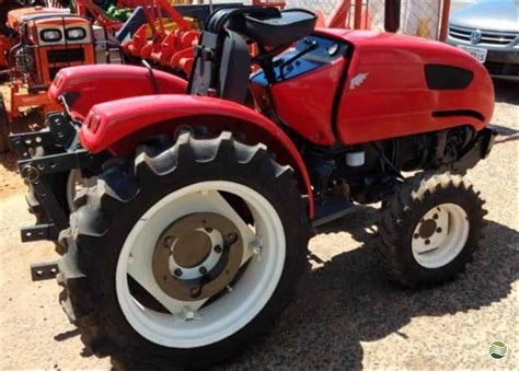 Trator Agrale 4100 usado à venda