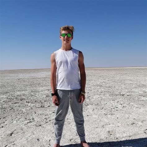 Am I Hot If U Think So Msg Me R HotGuys