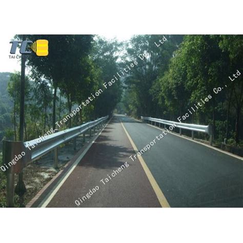 China Road Highway W Beam Crash Barrier Anti Corrosion Metal Safety