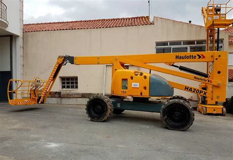 Подъемник коленчатый купить в Санкт-Петербурге | Низкие цены доставка ...