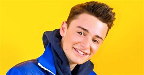 Noah Schnapp Actor De De Stranger Things Olvida El Miedo Y Confirma Que Es Gay VIDEO