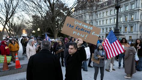US: Federal Judge Temporarily Blocks Trump Administration Freeze On ...