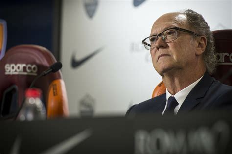 Compie Oggi 70 Anni Paulo Roberto Falcao Con La Sua Eleganza Ha