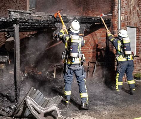 Brand In Bielefeld Haus Anbau Geht In Flammen Auf Polizei Ermittelt