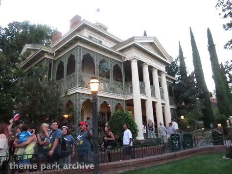 Haunted Mansion at Disneyland | Theme Park Archive