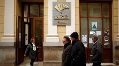 Unicaja y Liberbank negocian su fusión para convertirse en el sexto