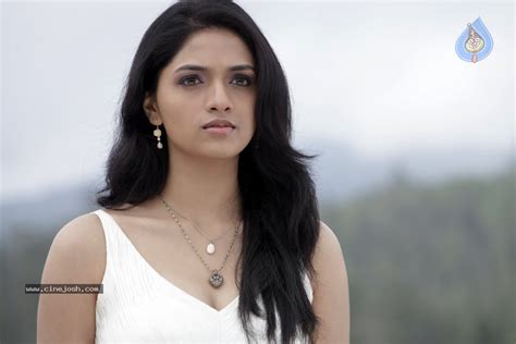 Sunaina Hot Photos Photo Of