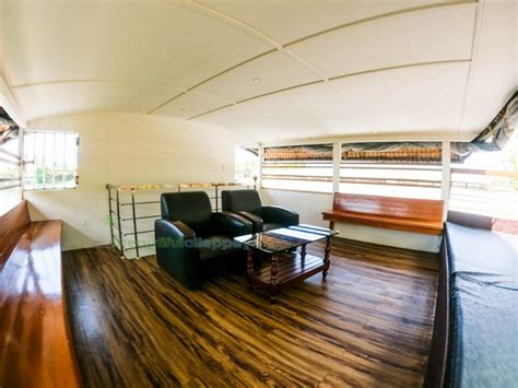 One Bedroom Premium Glass Covered Houseboat With Upper Deck