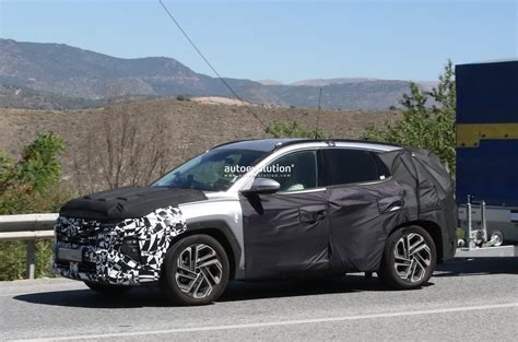 Hyundai Tucson Facelift Starts Shedding The Heavy Camo Can You