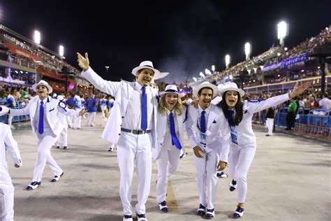 Foto Enzo Celulari desfilou já solteiro pela Beija Flor de Nilópolis