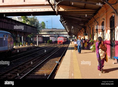 Sri Lanka Colombo Maradana Train Station Stock Photo Alamy