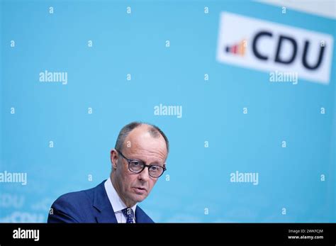 Friedrich Merz Bei Einer Pressekonferenz Nach Der