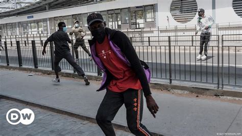 Senegal Manifestantes e forças de segurança em confronto DW 09 02 2024