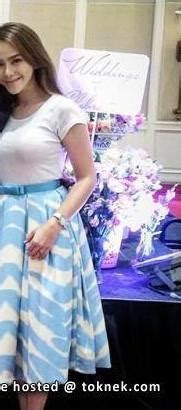 Hot Sexy Sari Yanti Bikini Pics