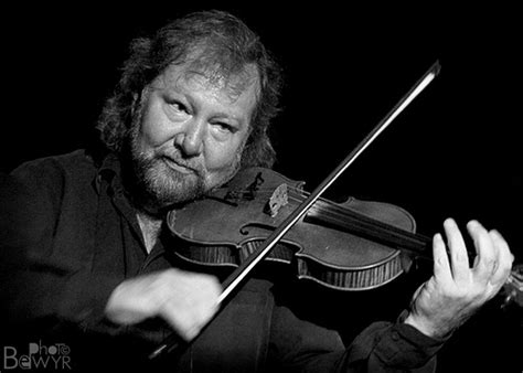 Medicina y Melodía Alasdair Fraser más que un violinista celta