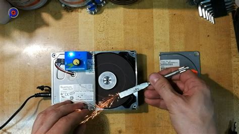 Шлифовальный точильный станок из HDD с регулировкой оборотов - YouTube