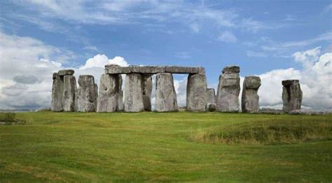 Experts believe rare lunar event may be linked to Stonehenge's ...