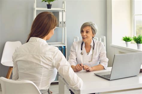 Código de ética enfocado en la Visita Médica by Silvia Jimena Bran