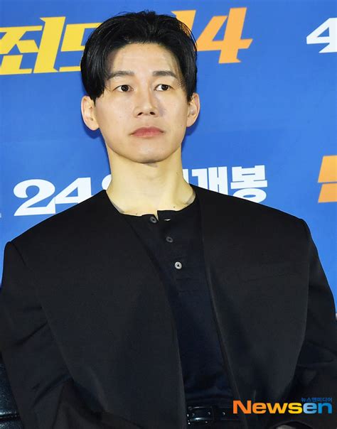 ‘범죄도시4 김무열 “폭력에 중독된 빌런 위해 10kg 증량” 손에 잡히는 뉴스 눈에 보이는 뉴스 뉴스엔