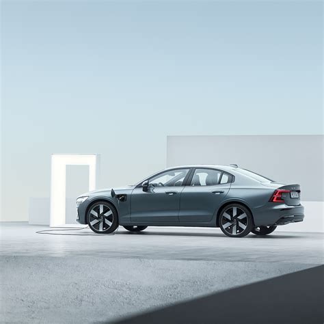 2023 S60 Recharge Plug-in Hybrid Sedan | Volvo Car USA