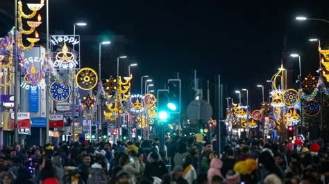 Diwali Diwali Celebrations Take Place In Leicester Bbc News