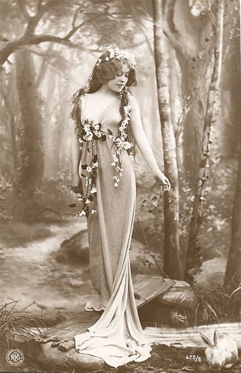 DVD Vintage Risque Burlesque NUDE WOMEN Photos By Scrapnow