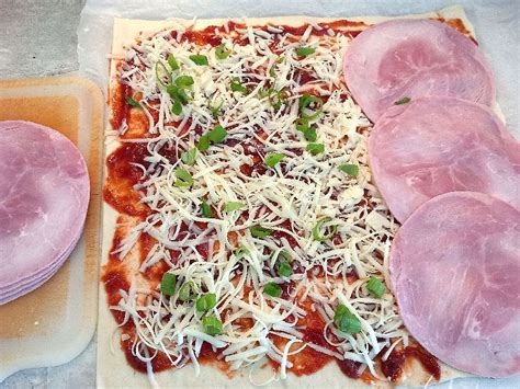 Rolovaná spletená pizza fotografie 3 TopRecepty cz