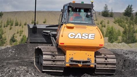 Case 2050m Dozer Grading Slope Youtube