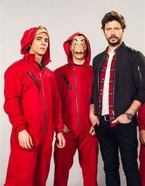 Casa De Papel Saison 4 Le Professeur Annonce Une Bonne Nouvelle Aux