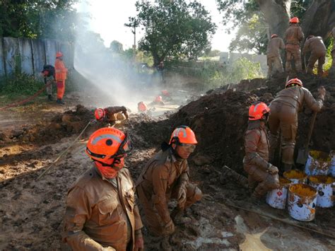 Bombeiro de Minas Gerais participa de curso inédito de busca resgate